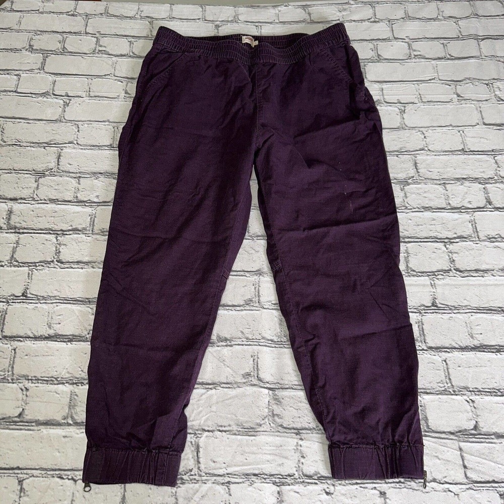 Levi’s Woman’s Maroon Jogger Pants Size Large